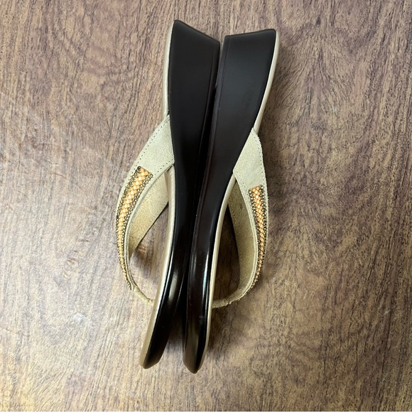 Italian Shoemakers Jewel Bead Gold Wedge Sandals Size 9 - Picture 7 of 13